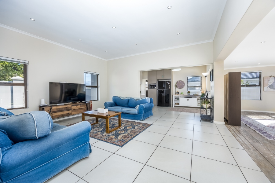 4 Bedroom Property for Sale in Zevendal Western Cape